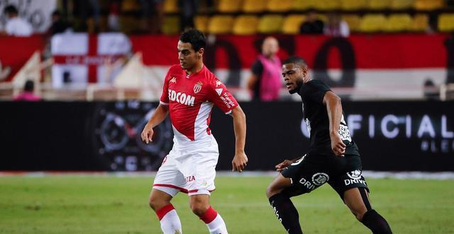 包含了一个 包含了一个